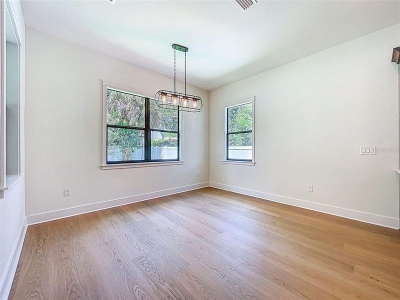 Spacious, unfurnished interior of a new home in , Tampa (Image 78).