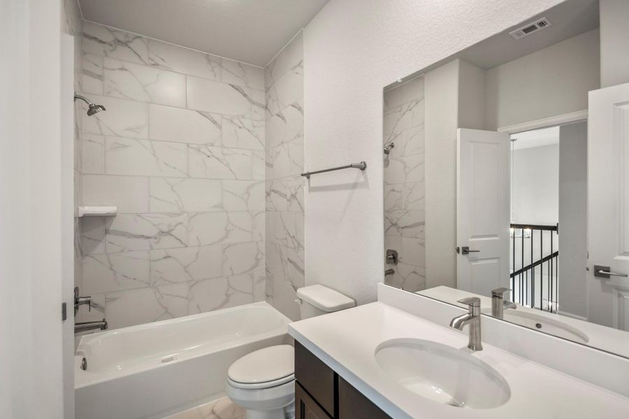 Furnished interior view inside a new home in Sienna 70′ Lots, Missouri City (Image 16).