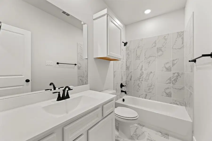 09. 1909 Sapphire - 2ND Bath