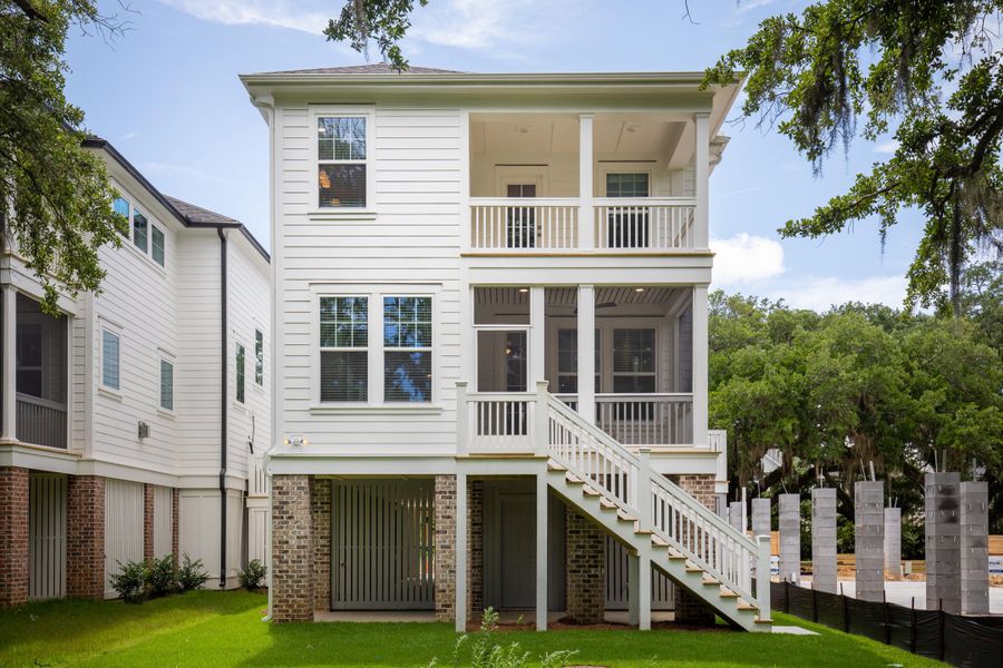 Exterior details and patio area of a home in Central Park, James Island (Image 18).