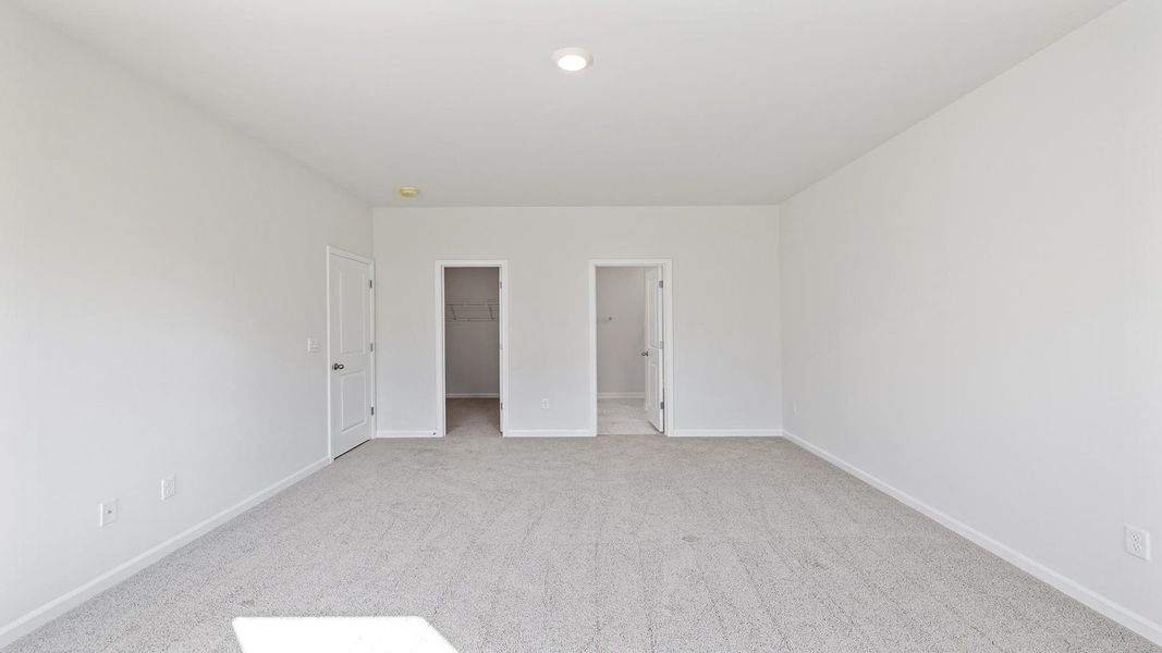 Spacious, unfurnished interior of a new home in Sage Grove, Lyman (Image 25).