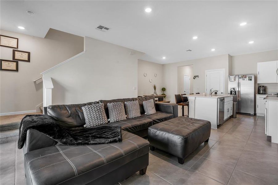 Furnished interior view inside a new home in , Land O' Lakes (Image 12).