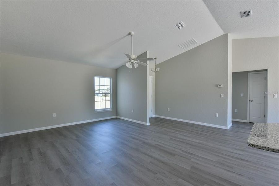 Spacious, unfurnished interior of a new home in , Dunnellon (Image 20).