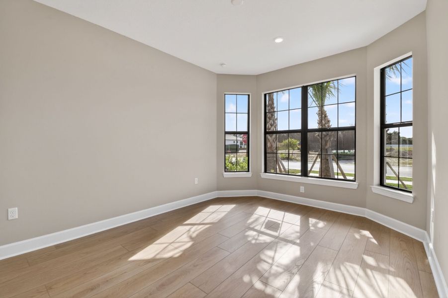 Spacious, unfurnished interior of a new home in Hendrix Reserve, Lake Worth (Image 29).