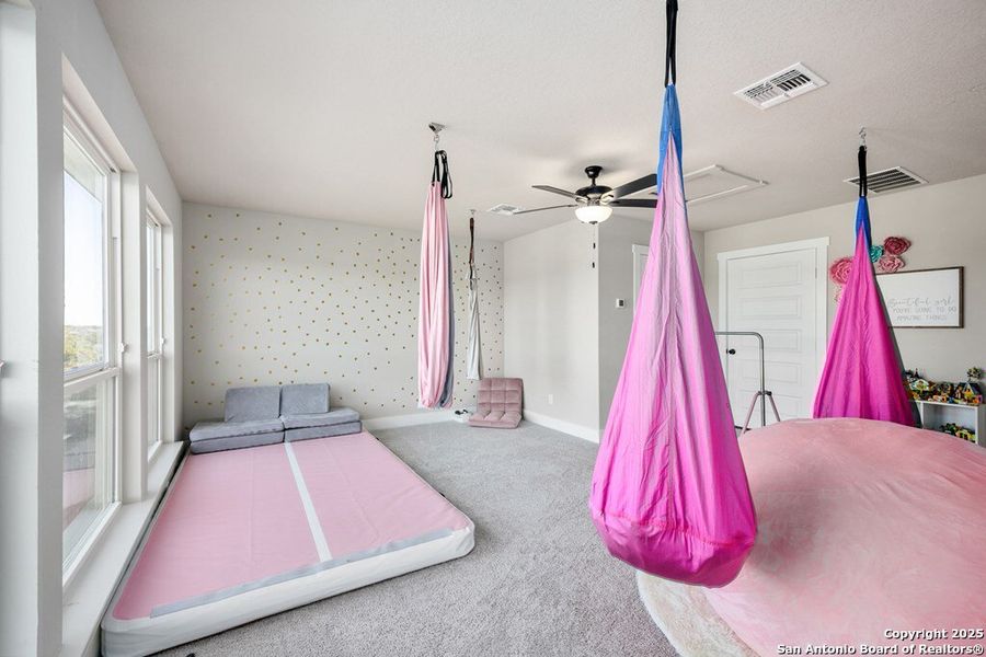 Image 37 of a home in . Image 37 of a home in .