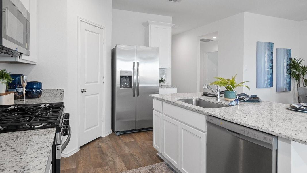 *All images, rooms measurements are approximate. All information, including pricing, is subject to change.