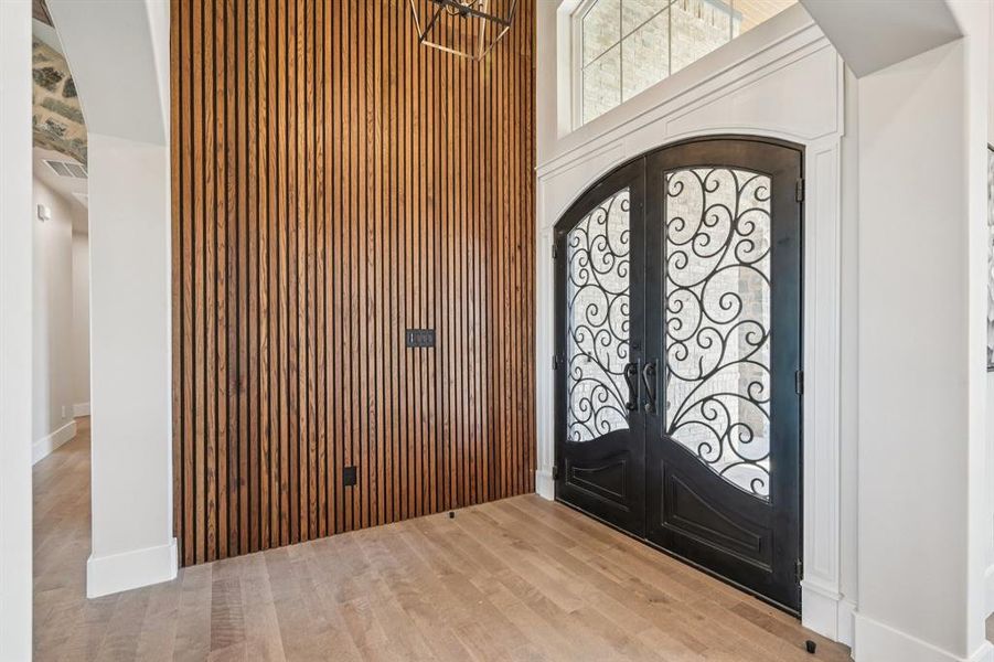 Spacious, unfurnished interior of a new home in , Aledo (Image 23).