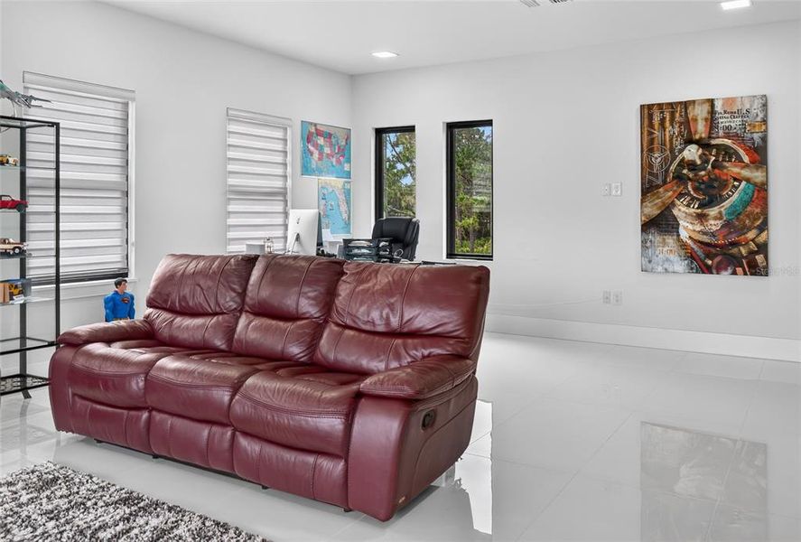 Furnished interior view inside a new home in , Orlando (Image 17). Furnished interior view inside a new home in , Orlando (Image 17).