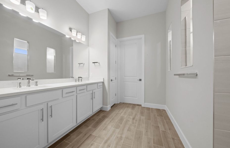 Furnished interior view inside a new home in Del Webb Oak Creek, North Fort Myers (Image 14).