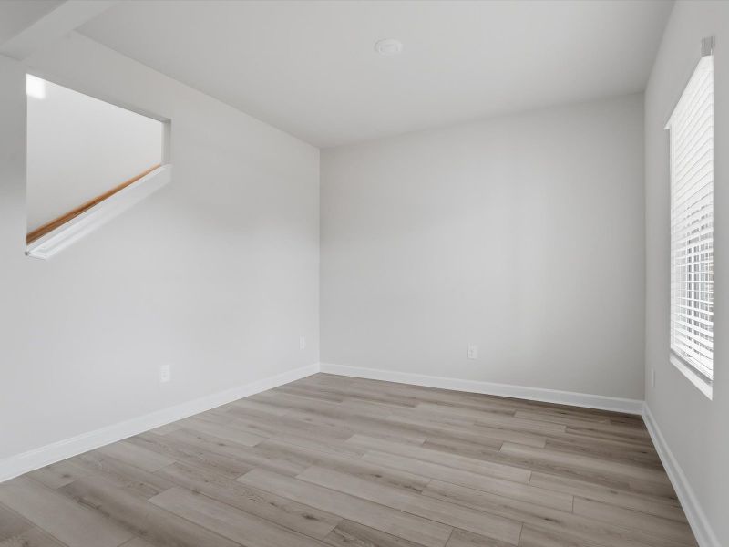 Spacious, unfurnished interior of a new home in Wexford Park, Fountain Inn (Image 9).