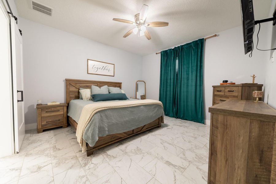 Furnished interior view inside a new home in , Okeechobee (Image 26). Furnished interior view inside a new home in , Okeechobee (Image 26).