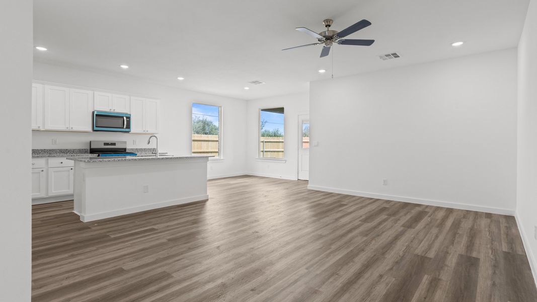 Representative furnished interior of a home built from the The Oxford by D.R. Horton in Viridian, Lubbock (Image 3). Representative furnished interior of a home built from the The Oxford by D.R. Horton in Viridian, Lubbock (Image 3).