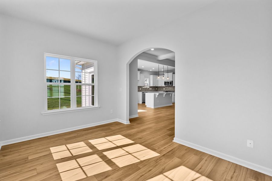 Spacious, unfurnished interior of a new home in Fieldstone, Lexington (Image 17).