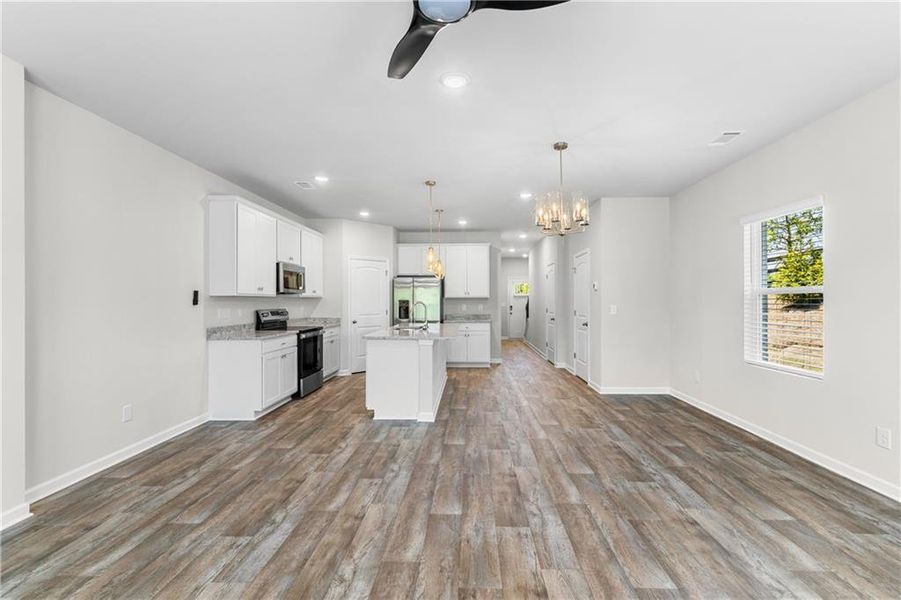 Spacious, unfurnished interior of a new home in The Grove At Mundy Mill, Gainesville (Image 18).