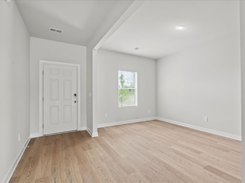 Spacious, unfurnished interior of a new home in Chatham Forest, Duncan (Image 22).