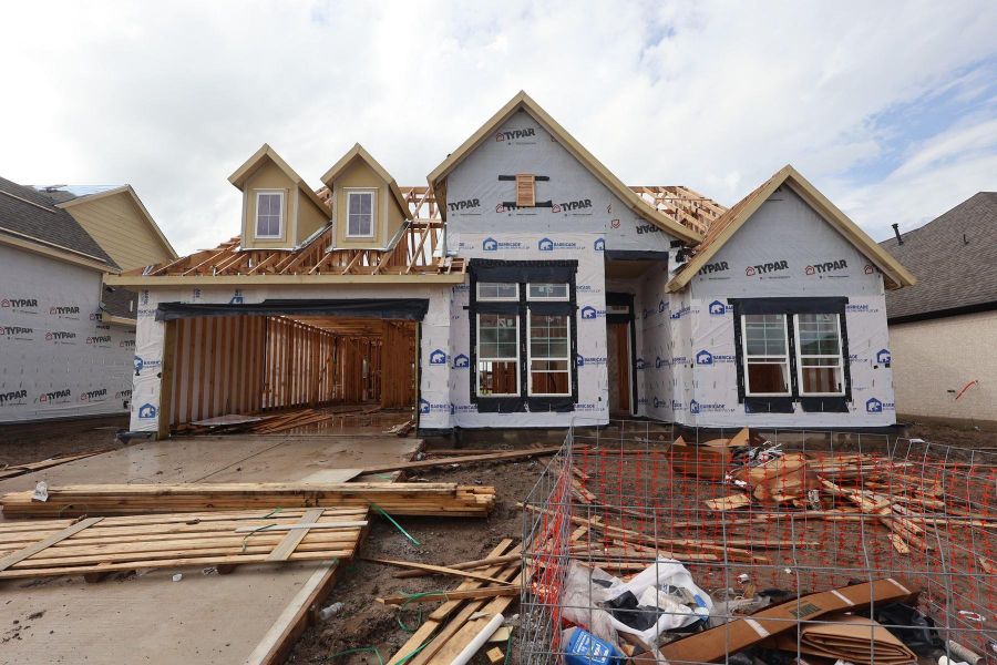 One story home with 4 bedrooms, 3.5 baths, and 3 car tandem garage. One story home with 4 bedrooms, 3.5 baths, and 3 car tandem garage.