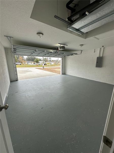 Spacious, unfurnished interior of a new home in , Ocala (Image 15).