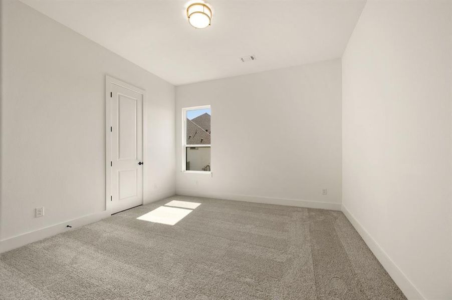 Spacious, unfurnished interior of a new home in Highland Oaks, Boyd (Image 29). Spacious, unfurnished interior of a new home in Highland Oaks, Boyd (Image 29).