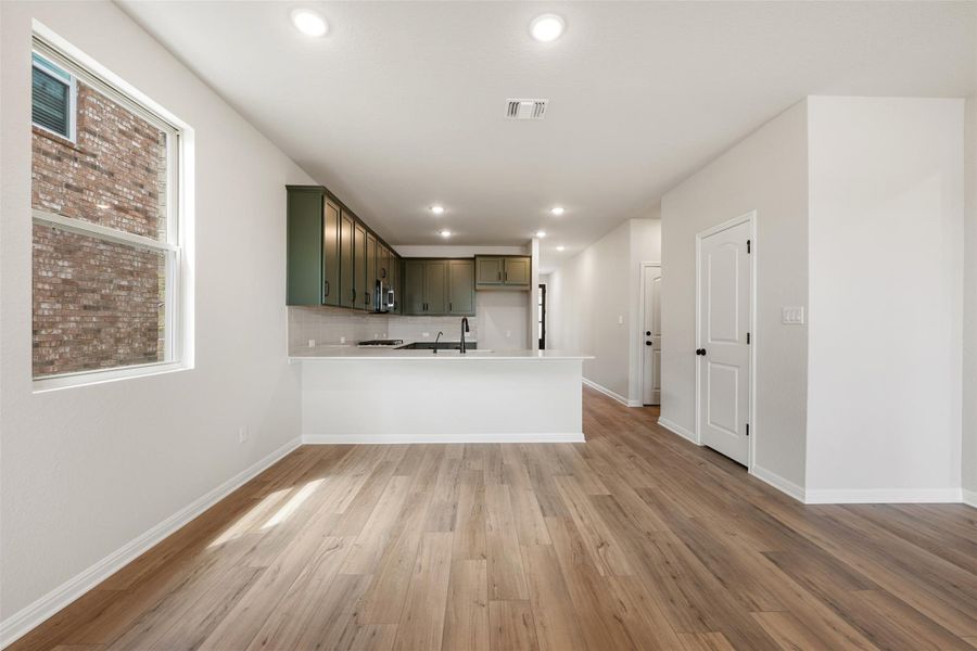 Representative images and renderings are for illustrative purposes. Actual structural options and design finishes of home may vary. Representative images and renderings are for illustrative purposes. Actual structural options and design finishes of home may vary.