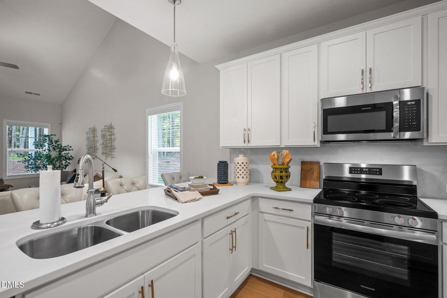 14-web-or-mls-_NFP0773