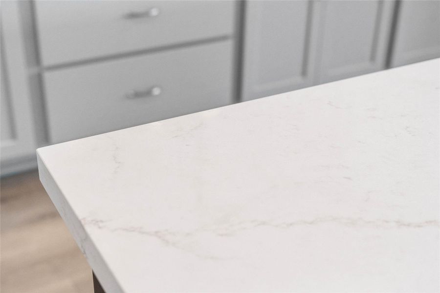 Quartz is incredibly tough and engineered to resist scratches, chips, and cracks from daily wear and tear. This ensures the surface retains its pristine condition for decades.