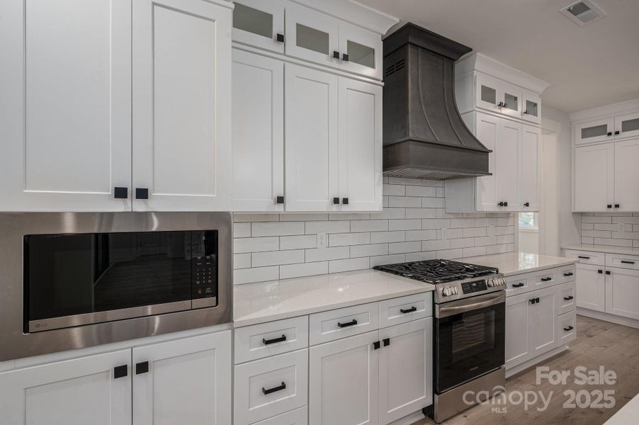 Image 38 of a home in .