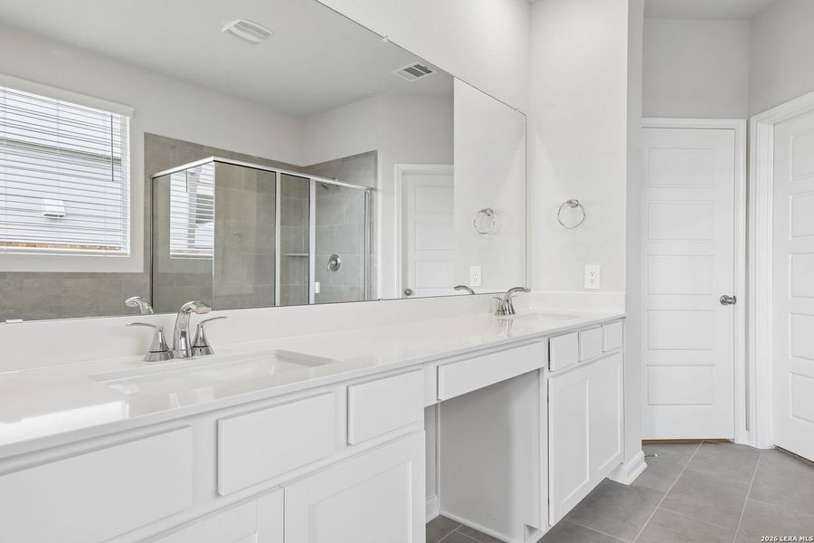 Furnished interior view inside a new home in Thomas Pond, San Antonio (Image 13).