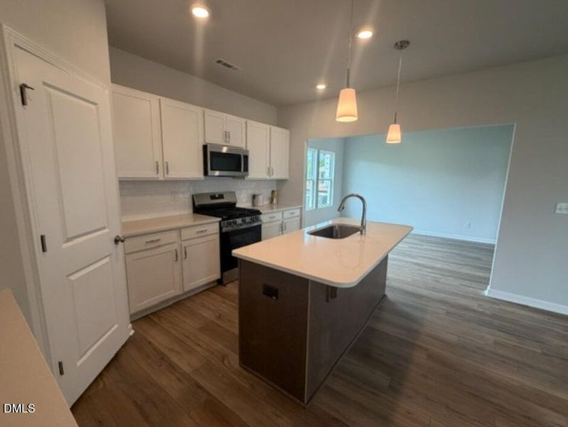 kitchen (Medium)