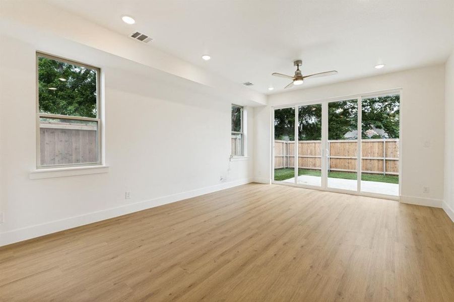 Spacious, unfurnished interior of a new home in , Dallas (Image 16).