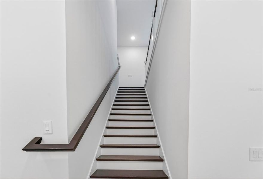 Spacious, unfurnished interior of a new home in , Winter Garden (Image 22).