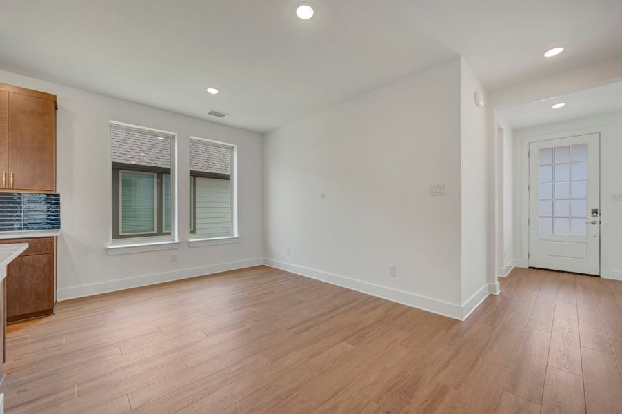 Spacious, unfurnished interior of a new home in Painted Tree, McKinney (Image 20).