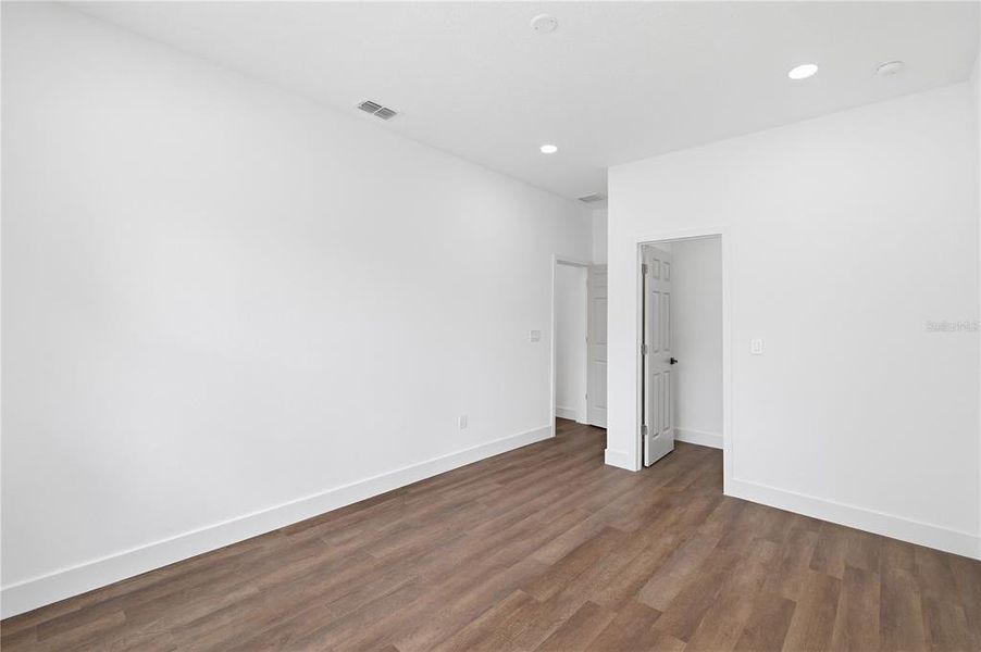 Spacious, unfurnished interior of a new home in , St. Petersburg (Image 25). Spacious, unfurnished interior of a new home in , St. Petersburg (Image 25).
