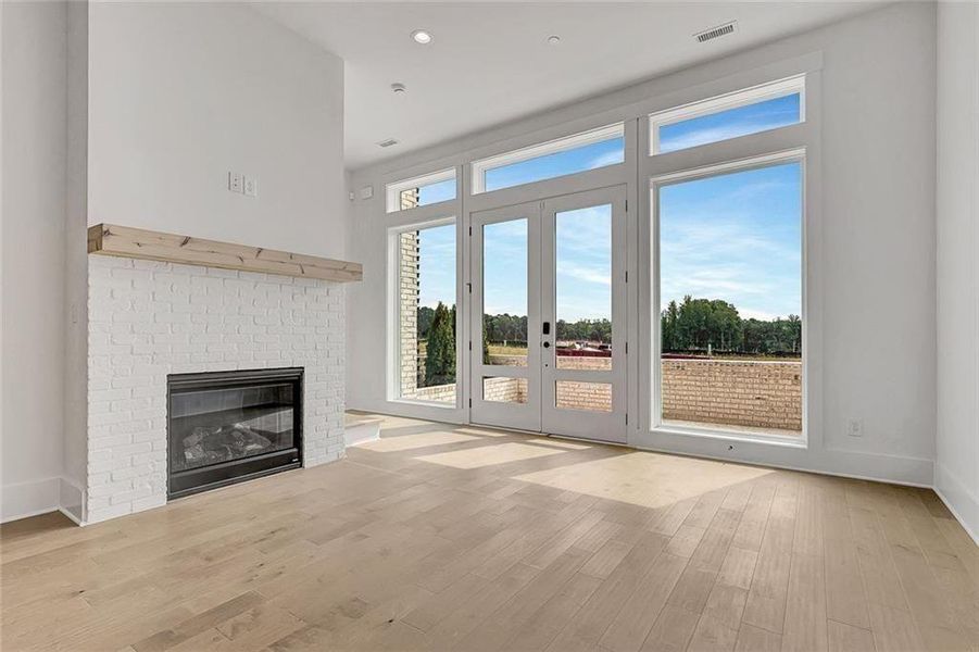 Spacious, unfurnished interior of a new home in Trilith, Fayetteville (Image 20).
