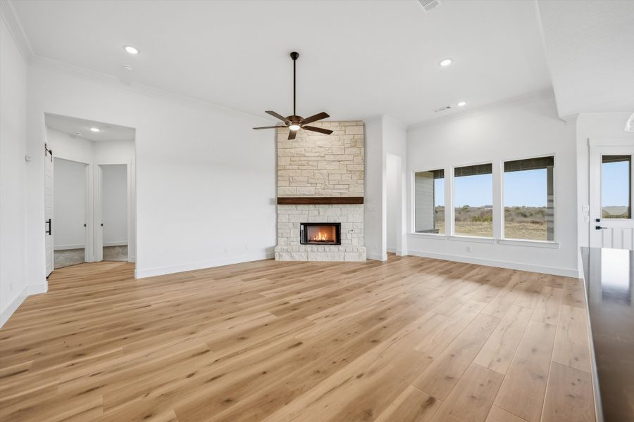Spacious, unfurnished interior of a new home in Eagle Ridge Estates, Weatherford (Image 28).