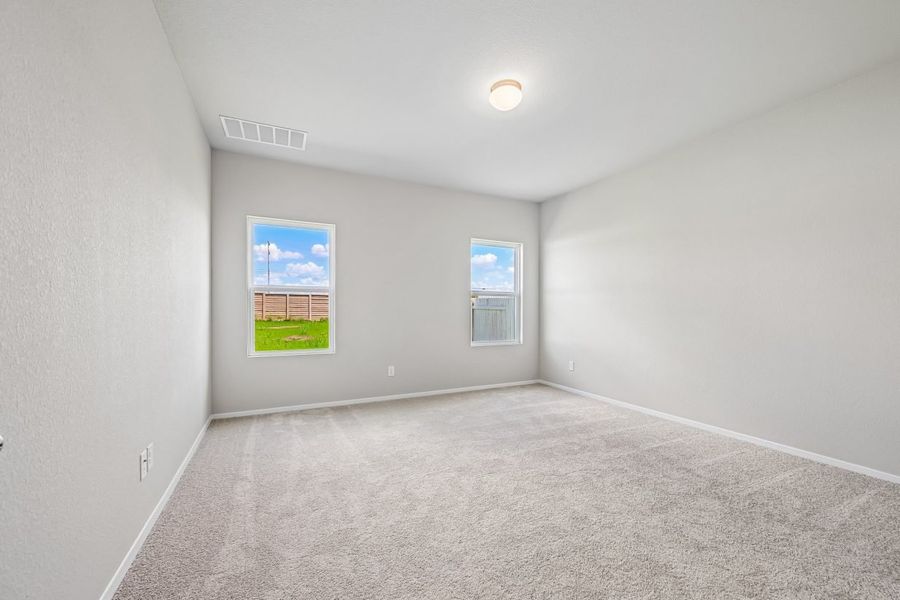 Spacious, unfurnished interior of a new home in Casetta Ranch, Kyle (Image 21).