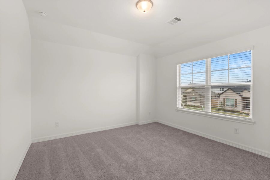 Spacious, unfurnished interior of a new home in Sunterra Lakes, Brookshire (Image 10).