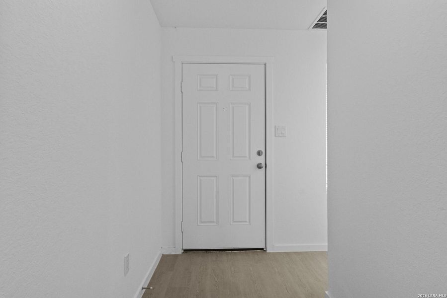 Spacious, unfurnished interior of a new home in Higdon Crossing, San Antonio (Image 24).
