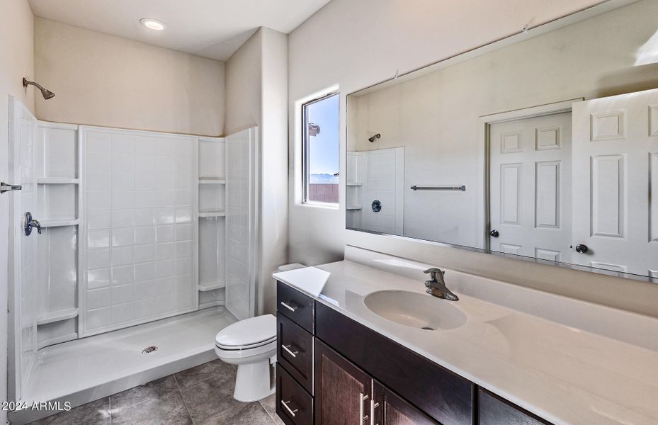 16 - Owner Bathroom