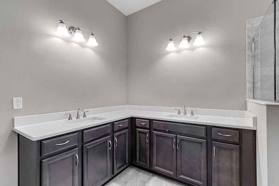 Pine Valley Owner's Bath