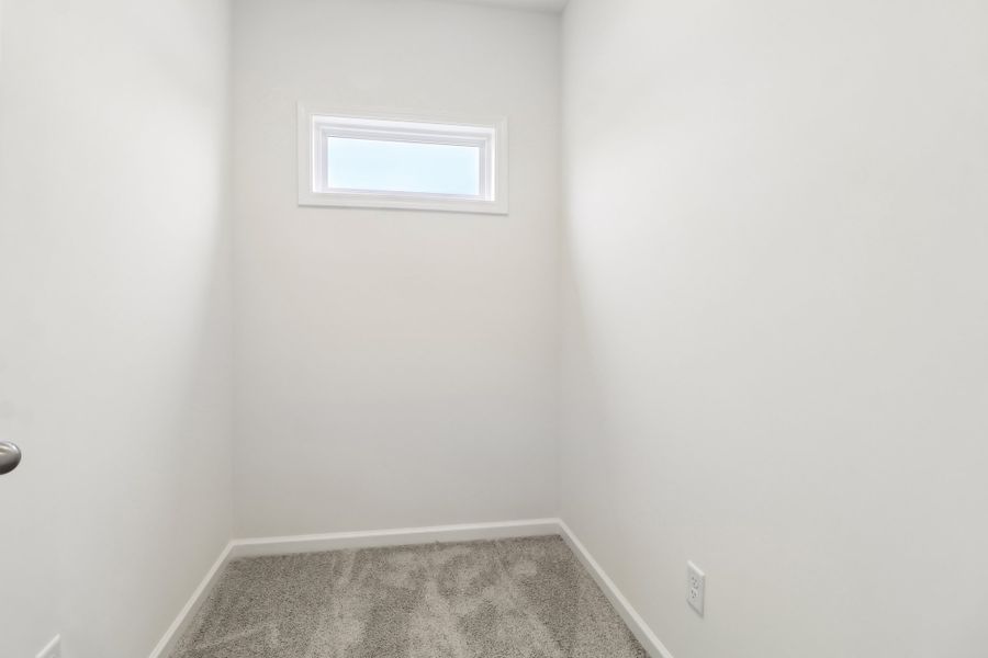 Spacious, unfurnished interior of a new home in Whiskey Run, New Ellenton (Image 7).