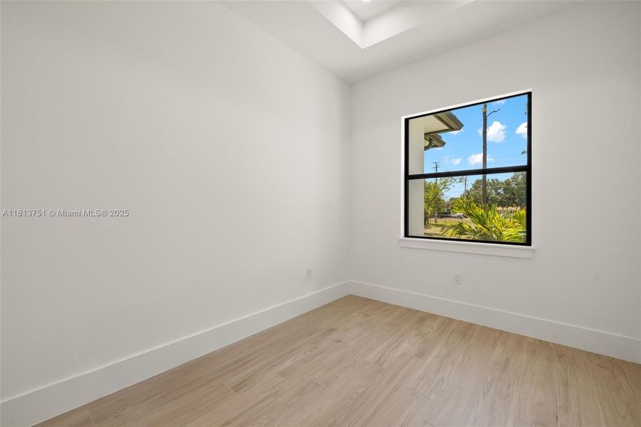 Spacious, unfurnished interior of a new home in , Naples (Image 32).