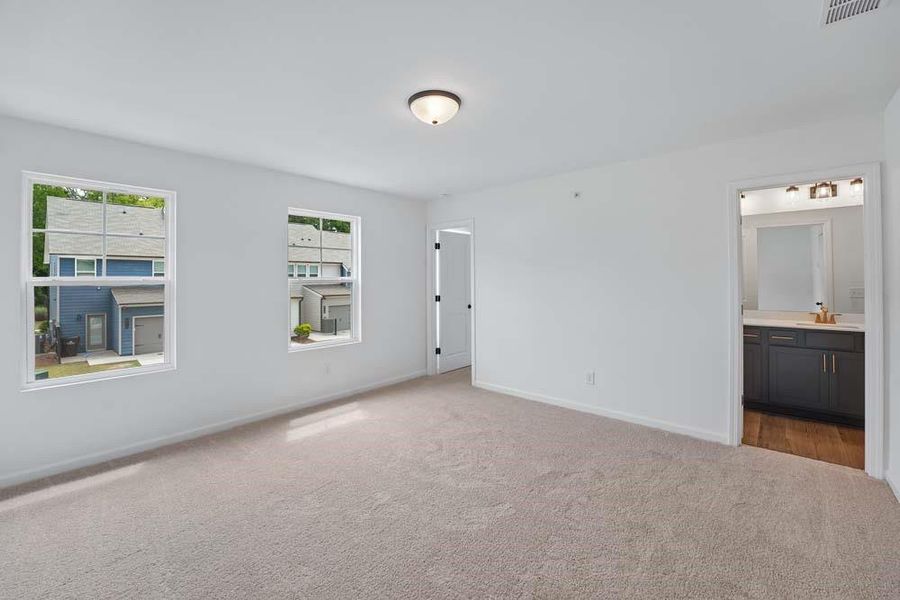 Spacious, unfurnished interior of a new home in Laurelwood, Douglasville (Image 24).