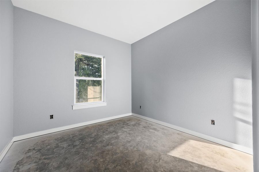 Spacious, unfurnished interior of a new home in , Willis (Image 19).