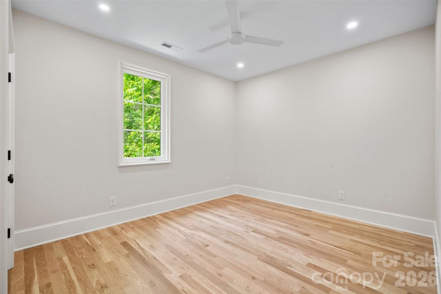 Guest bedroom