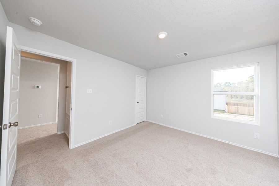 Spacious, unfurnished interior of a new home in Townsend Reserve, Splendora (Image 16).