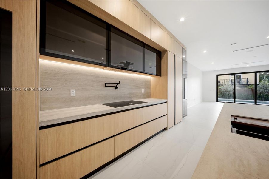 Close-up of interior finishes inside a home in , Fort Lauderdale (Image 21).
