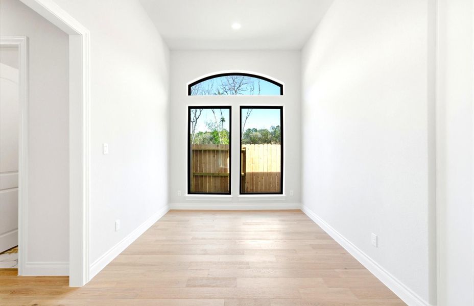 Spacious, unfurnished interior of a new home in The Highlands 55′, Porter (Image 23).