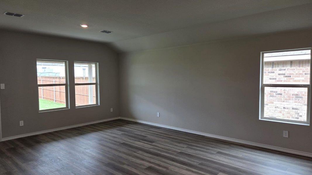 Spacious, unfurnished interior of a new home in Rosewood at Beltmill, Fort Worth (Image 8).