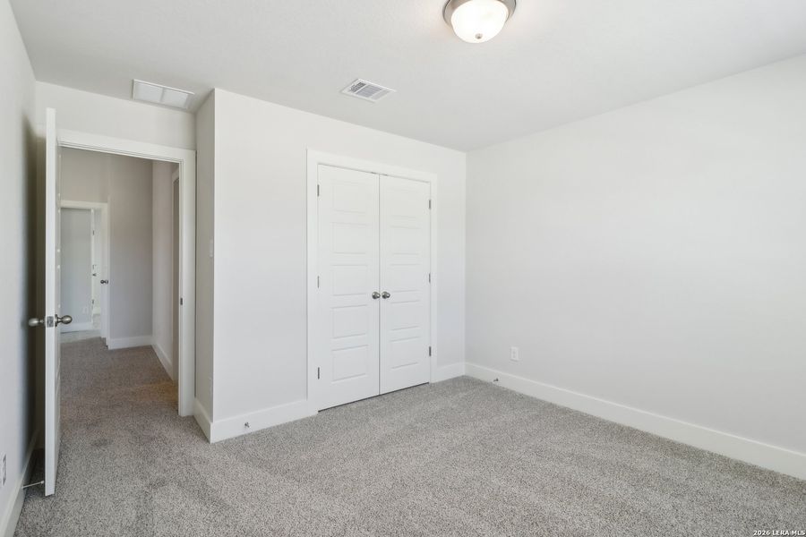 Spacious, unfurnished interior of a new home in Comanche Ridge, San Antonio (Image 28).