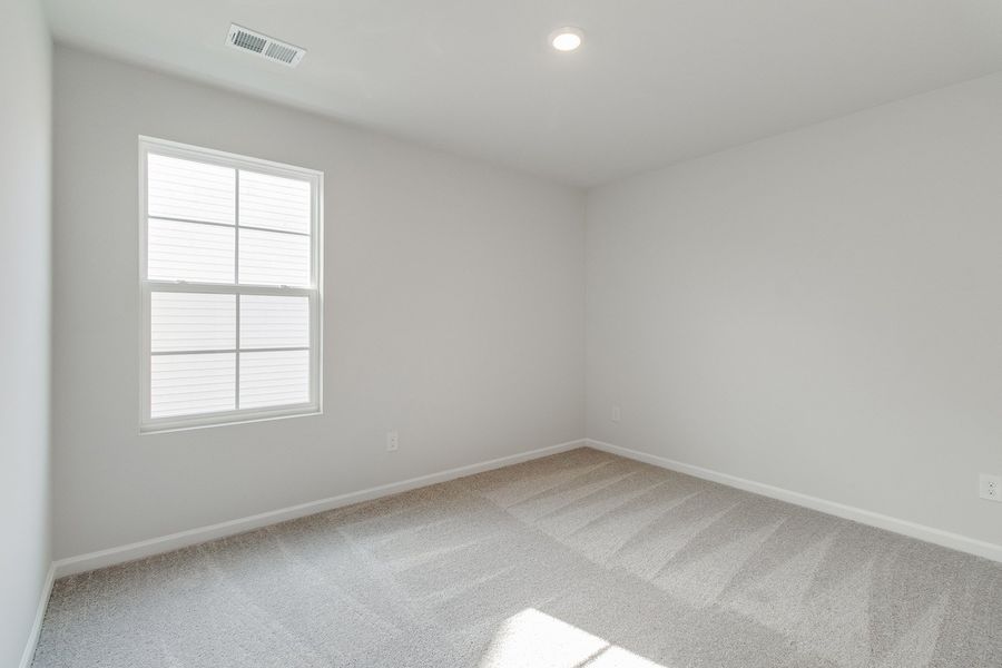 Spacious, unfurnished interior of a new home in Winston Point, Gilbert (Image 34).